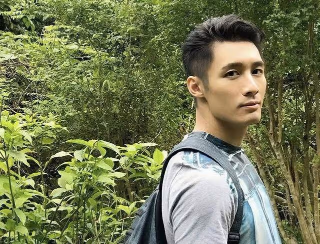 TVB知名男星否認縱慾過度,常熬夜兩眼發黑,暫不結婚想繼續風流