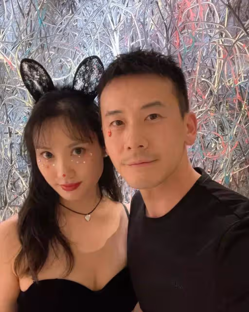 香港老戲骨石修兒媳曬近況!穿內衣出鏡被指作風大膽,曾是主播