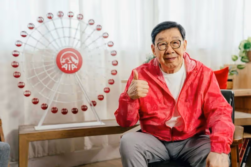 92歲胡楓自曝想直播帶貨,與兩位TVB當家花旦做節目,調侃曾志偉