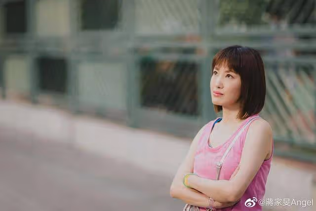 TVB實力小花現身節目,上月日本大婚,自曝與老公兩年後造人