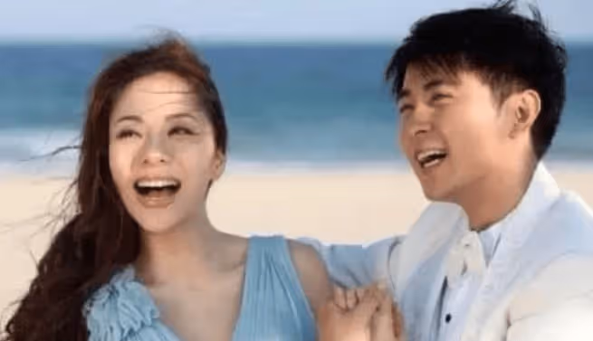 這對家喻戶曉的演員竟然是夫妻!女方花15分鐘逼婚成功,如今家庭幸福惹人羨