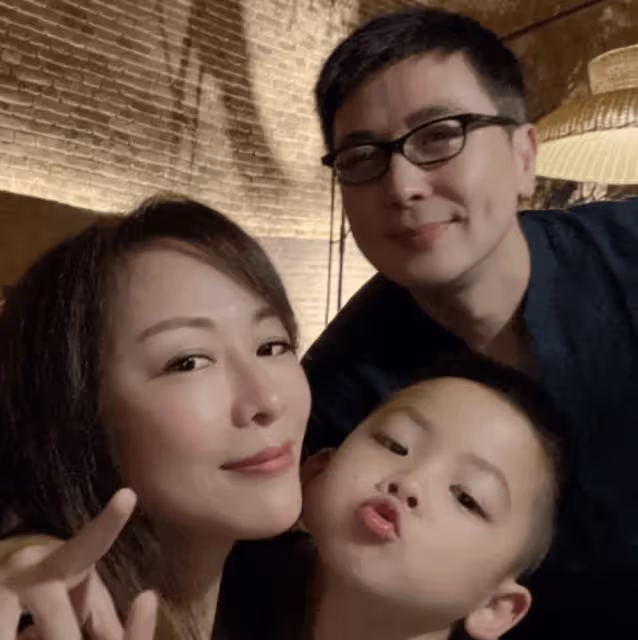 這對家喻戶曉的演員竟然是夫妻!女方花15分鐘逼婚成功,如今家庭幸福惹人羨