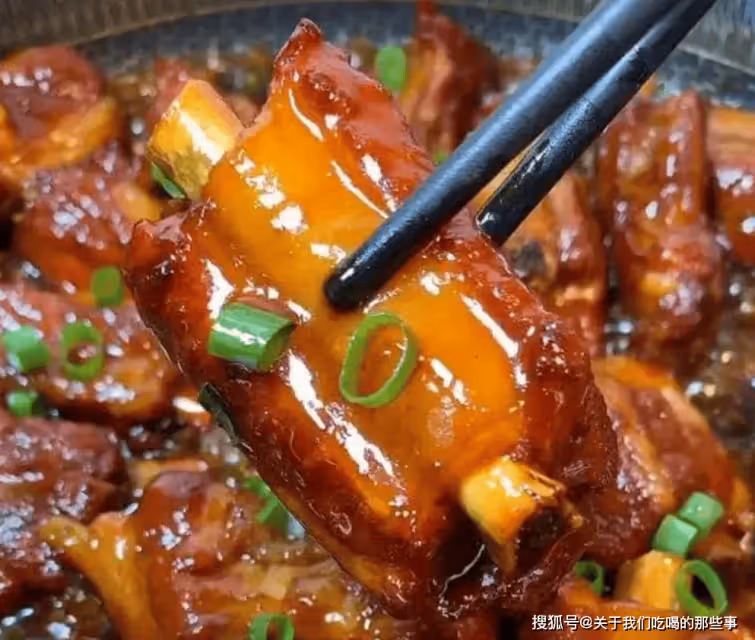 做紅燒排骨,別只會加醬油!教您正確做法,肉爛味濃,不柴不腥