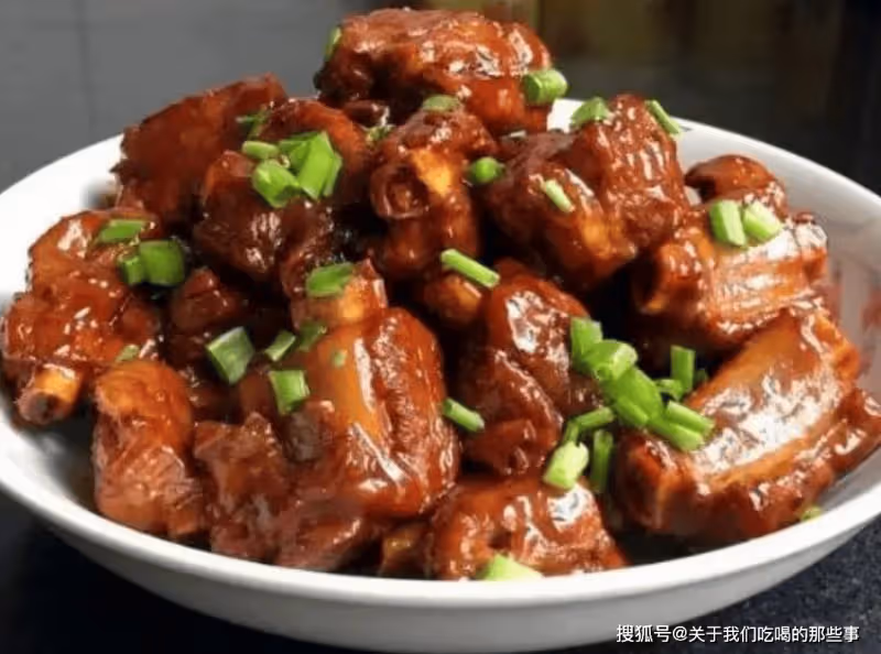 做紅燒排骨,別只會加醬油!教您正確做法,肉爛味濃,不柴不腥