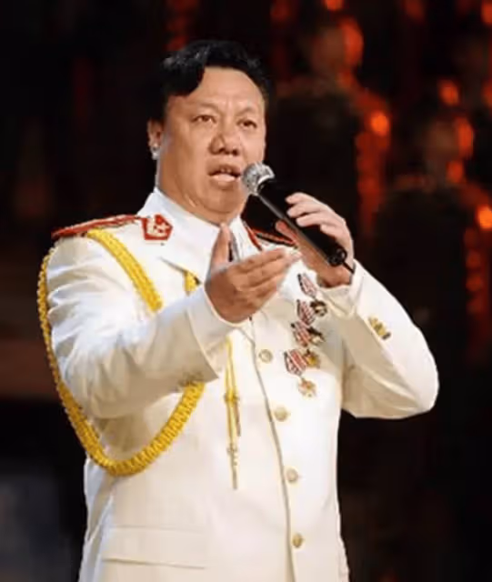 劉斌:國家一級演員,唱《當兵的人》出圈,和初戀相愛一生