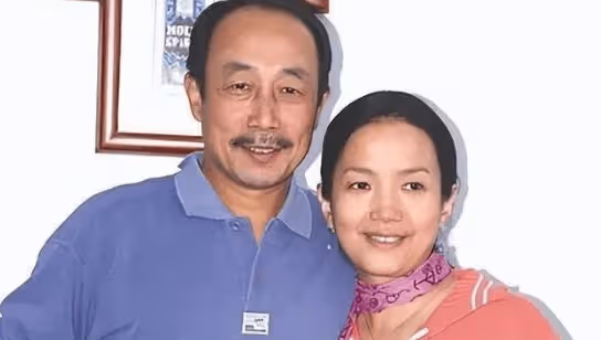 呂麗萍前夫病逝,與三婚丈夫遠居美國撿垃圾,今因不當言論引爭議