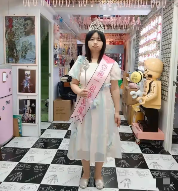 「香港頂流」阿儀繼續唱衰經紀人，現場火藥味超重，牽線人緊急撲火