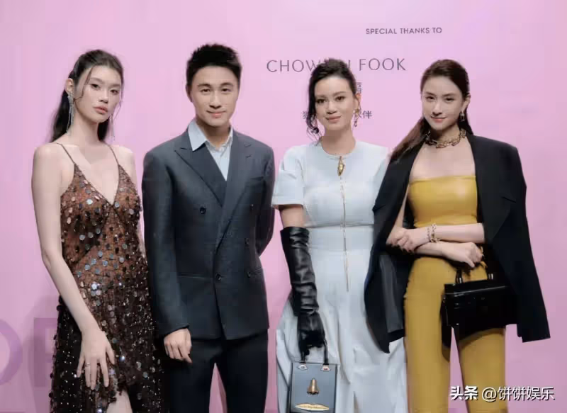 何超蓮曬vogue合影,與黎姿林允關曉彤貼貼,與異母弟弟關係親密