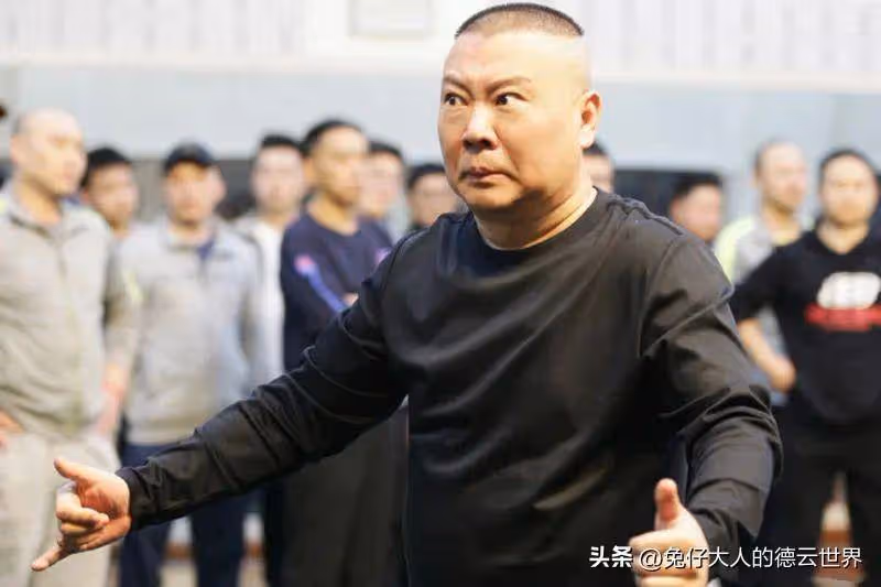 喜事連連!德雲社郭德綱又提新身份,當選中華促進會副主席