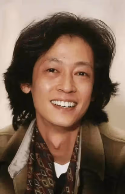 58歲王志文斷崖式衰老,富婆嬌妻卻依舊漂亮,與15歲兒子像爺孫