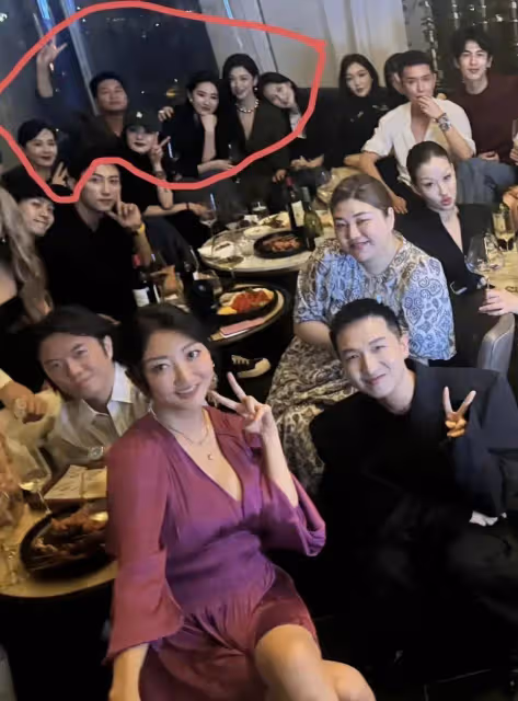劉亦菲楊冪同框太難看,全程尷尬、愛搭不理,裝都懶得裝了?