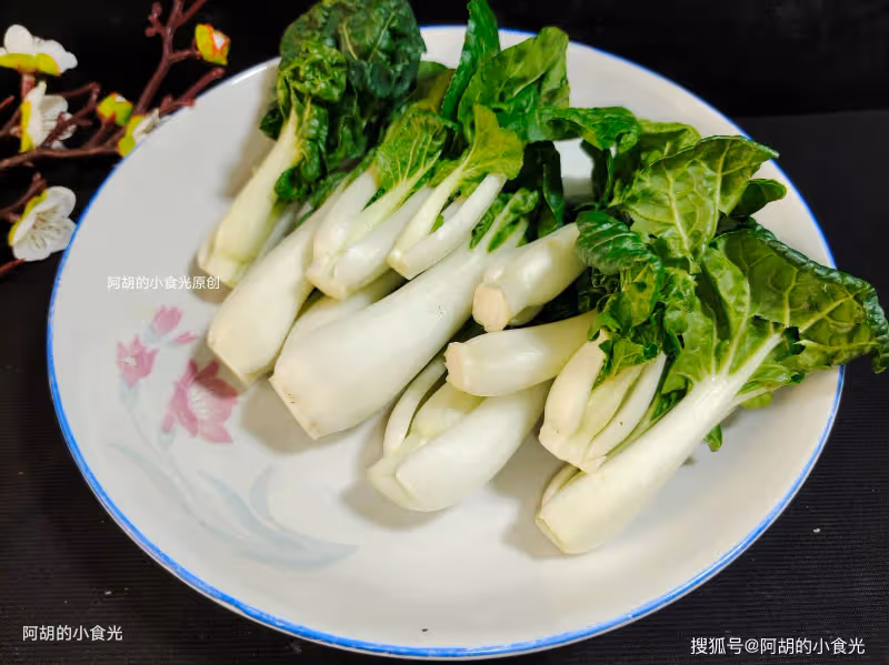 秋天就該多吃此一菜,竟也是秋菜一寶!簡簡單單燒一盤,鮮嫩滿口、有滋有味