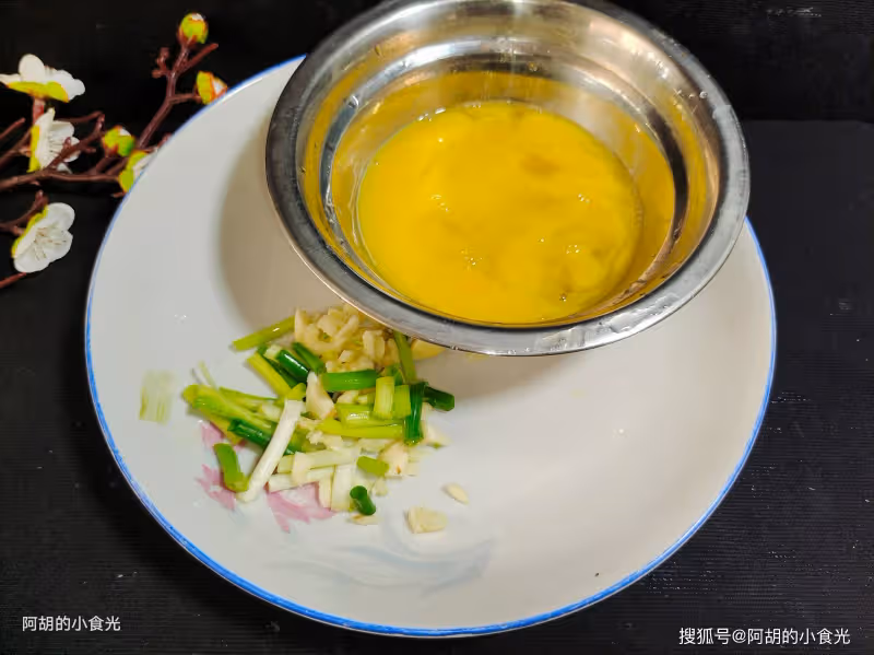 秋天就該多吃此一菜,竟也是秋菜一寶!簡簡單單燒一盤,鮮嫩滿口、有滋有味