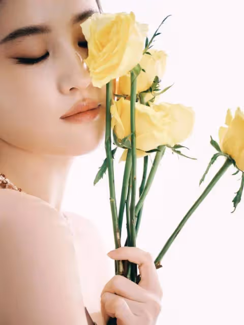 劉亦菲壓軸登場紅毯變白秀珠!膚白貌美氣質優雅性感撩人