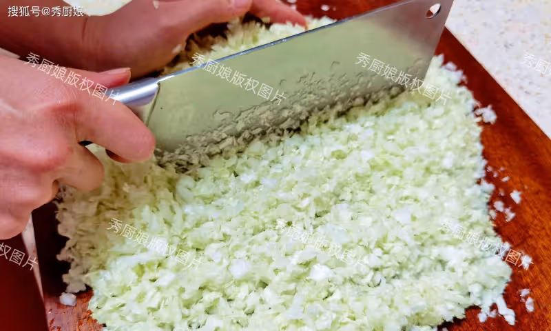 白菜餃子餡好吃有訣竅,白菜用鹽殺水是大錯!教你飯店不外傳配方
