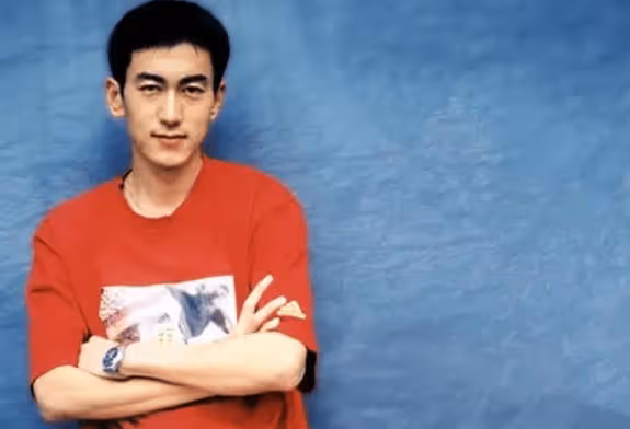 主持人魯健:娶了同行鄭天亮,生下一兒一女,岳父岳母待他有恩