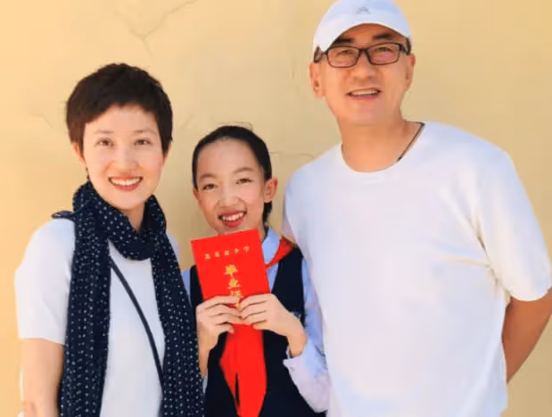 主持人魯健：娶了同行鄭天亮，生下一兒一女，岳父岳母待他有恩