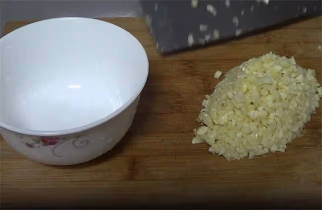 香菇最過癮的吃法,蒜蓉香菇,鮮香味美,吃一口滿口香,先收藏了