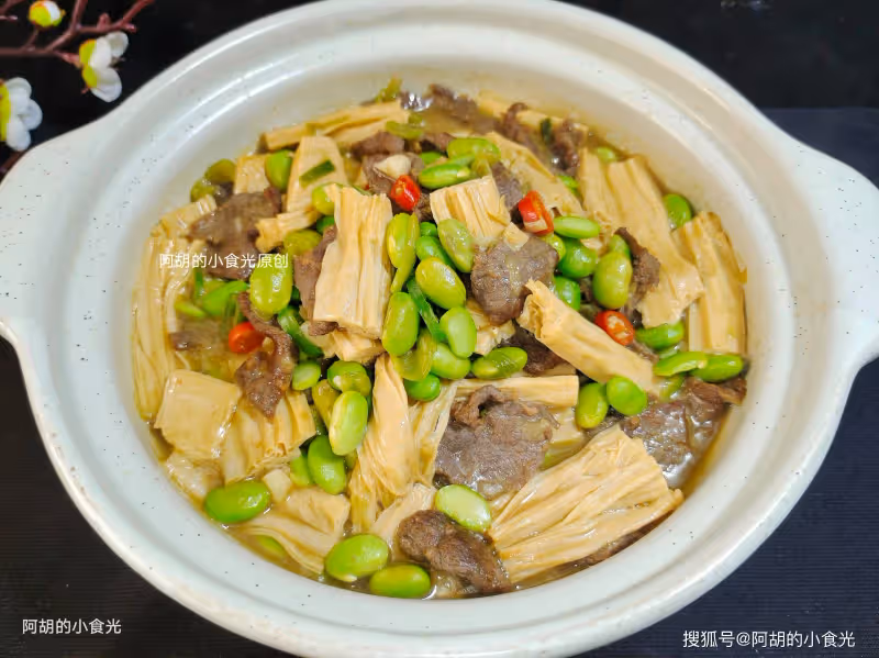 天冷不懂吃此菜太虧了,比大魚大肉強!隨手燜一鍋,有豆有肉還有菜、特下飯