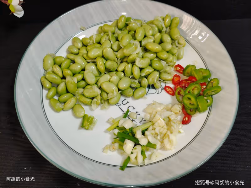 天冷不懂吃此菜太虧了,比大魚大肉強!隨手燜一鍋,有豆有肉還有菜、特下飯