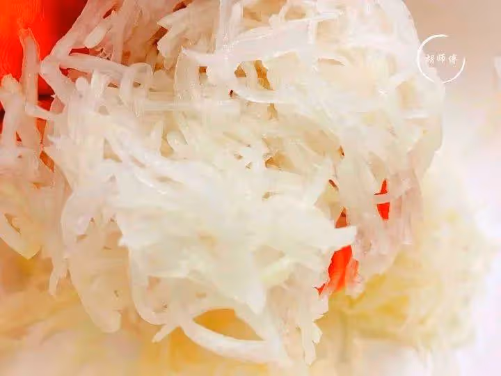 做包子時,切記不能只加酵母!多加「2白」,包子又白又香又筋道,超好吃
