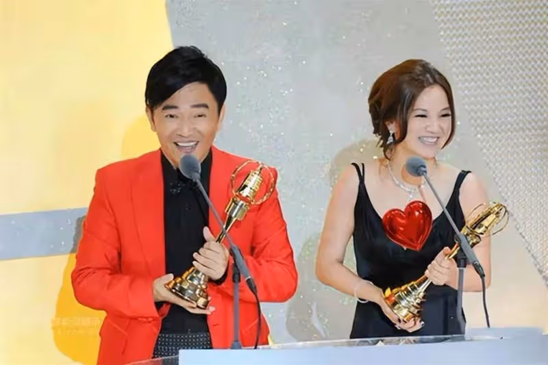 阿雅,用26年完勝大小S,事業順「活佛老公寵」,女兒也更勝一籌