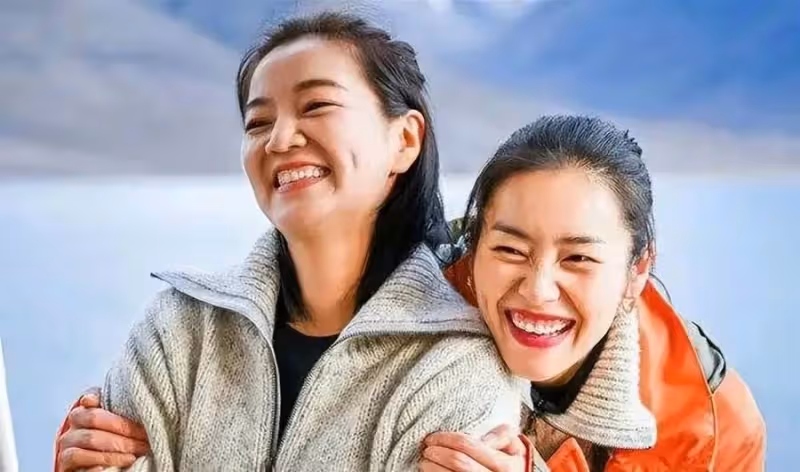 阿雅,用26年完勝大小S,事業順「活佛老公寵」,女兒也更勝一籌