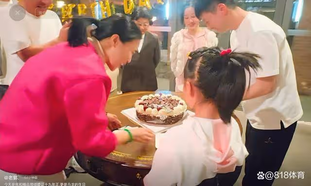排面!王楠和巨富老公北京豪宅為馬龍慶生,龍隊攜美麗妻子夏露撒糖