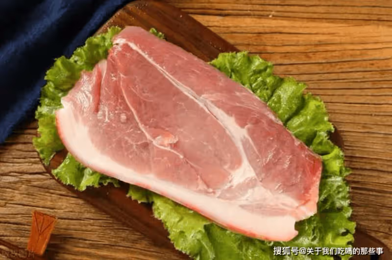 買五花肉,分清「上五花」和「下五花」,價格差不多,區別可不小