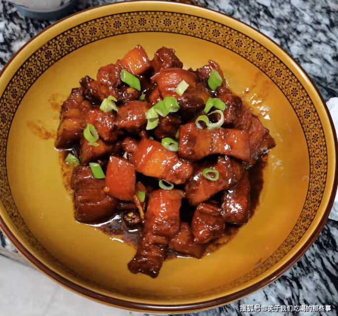 買五花肉,分清「上五花」和「下五花」,價格差不多,區別可不小