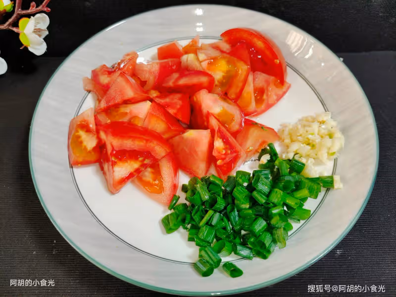 天冷了別錯過這個菜 !十多塊錢煮上一碗,有菜有肉還有湯、鮮滑不膩又開胃