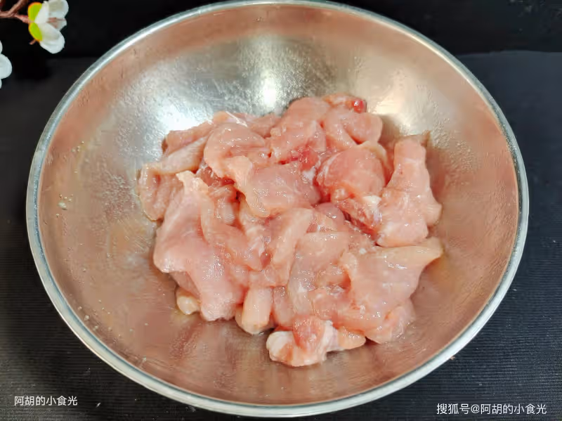 天冷了別錯過這個菜 !十多塊錢煮上一碗,有菜有肉還有湯、鮮滑不膩又開胃