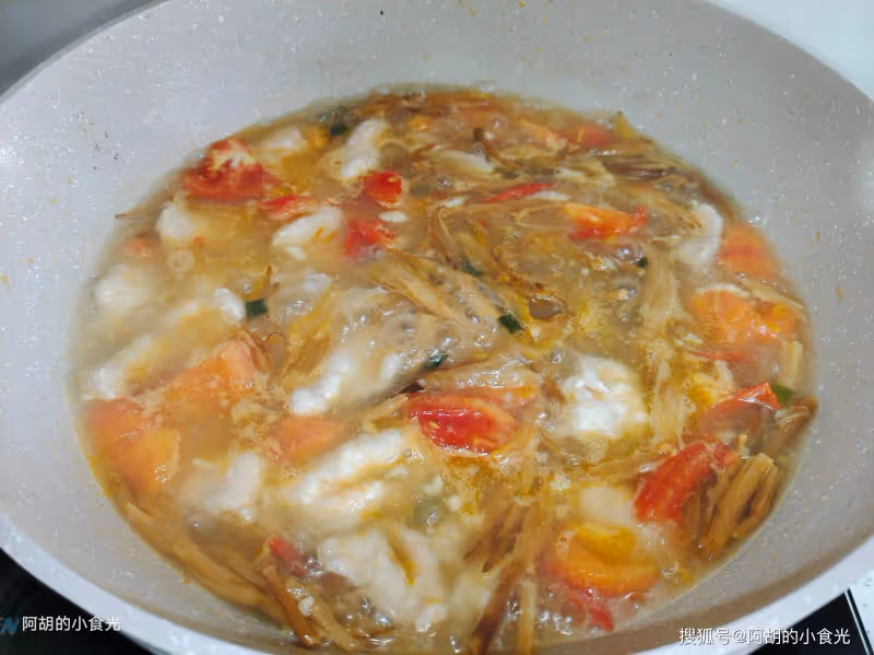 天冷了別錯過這個菜 !十多塊錢煮上一碗,有菜有肉還有湯、鮮滑不膩又開胃