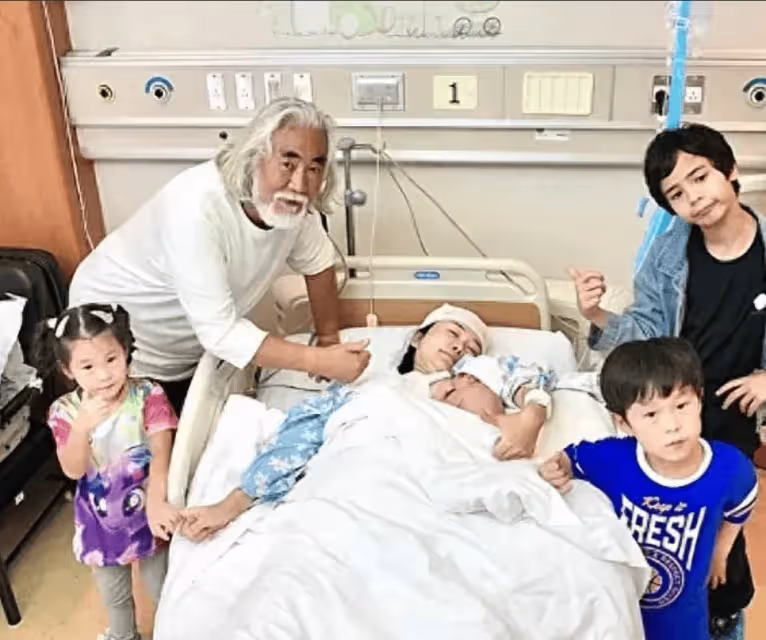 張紀中媳婦直呼剖腹產太疼了,傷口很大很長,母乳不足孩子吃不飽