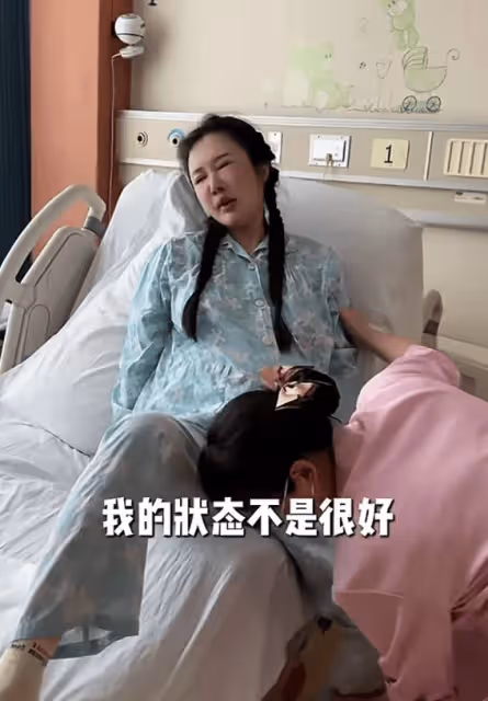 張紀中媳婦直呼剖腹產太疼了,傷口很大很長,母乳不足孩子吃不飽