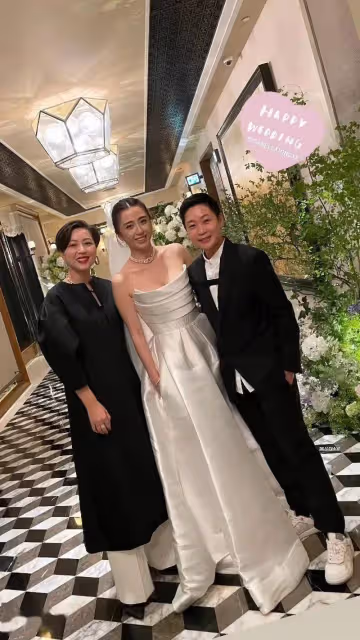 恭喜!TVB前男星湯鎮業女兒出嫁!前妻穿紅裙全場最亮眼!新郎帥氣像明星!