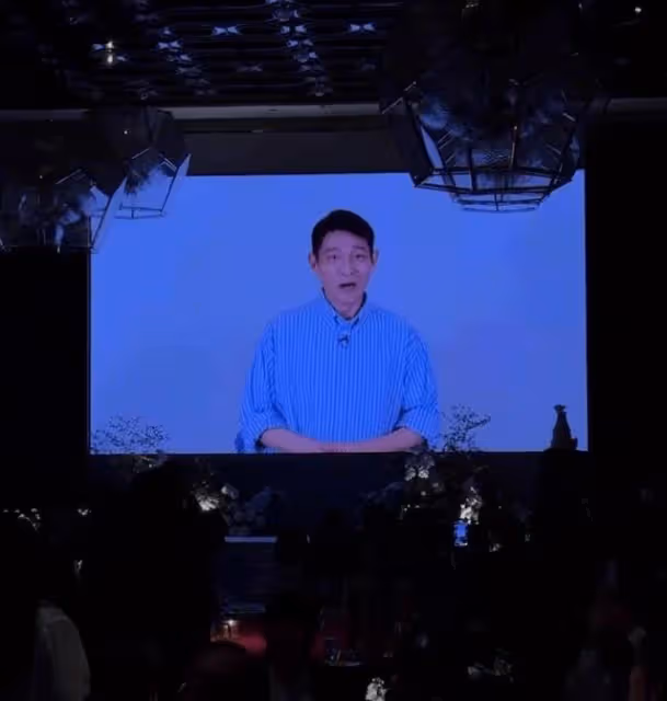 恭喜!TVB前男星湯鎮業女兒出嫁!前妻穿紅裙全場最亮眼!新郎帥氣像明星!