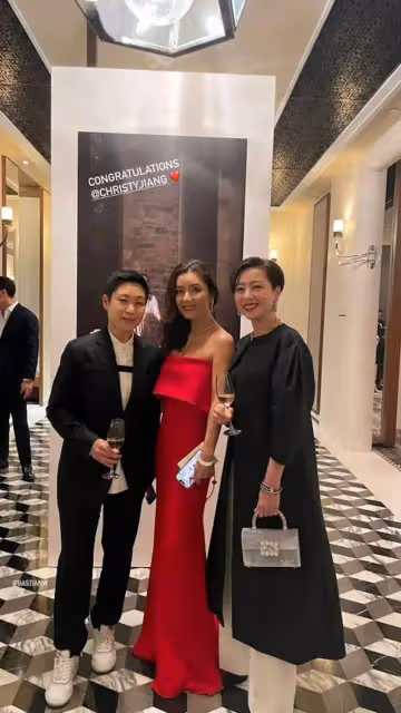 恭喜!TVB前男星湯鎮業女兒出嫁!前妻穿紅裙全場最亮眼!新郎帥氣像明星!