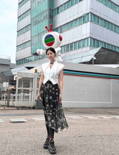 TVB小花疑宣布離巢!與圈外男友幸福結婚,卻經歷小產後今年離婚