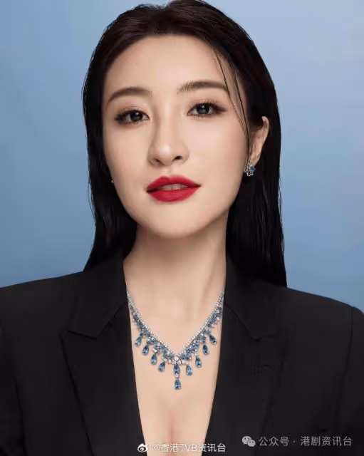 林夏薇低胸展現自家品牌鑽飾 《黑色月光》內地率先睇 演反派掀熱話