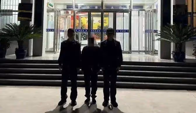 家長對孩子成績不滿意，在班級群辱罵老師被行拘4天