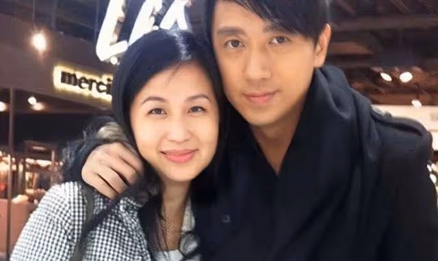 香港男星妻子患癌離世四年,全家移民英國,轉行做網紅生活無憂