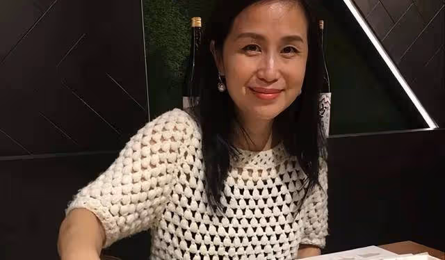 香港男星妻子患癌離世四年,全家移民英國,轉行做網紅生活無憂