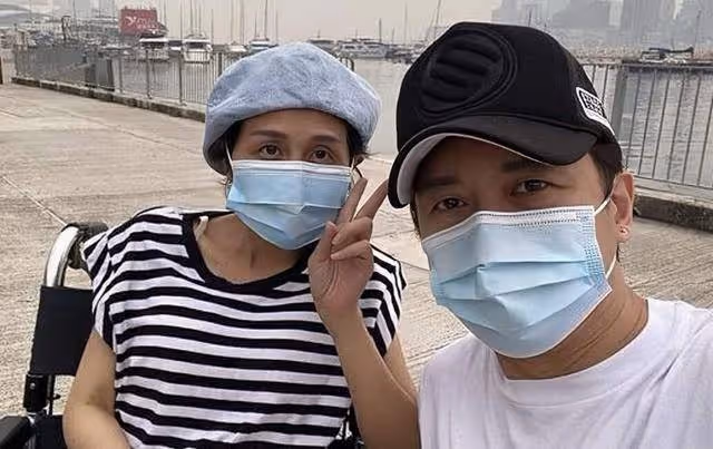 香港男星妻子患癌離世四年,全家移民英國,轉行做網紅生活無憂