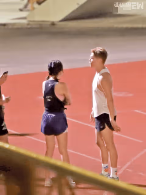 直擊香港男星背新歡暗媾女神!撩逗成功約吃宵夜,曾被批偷食慣犯