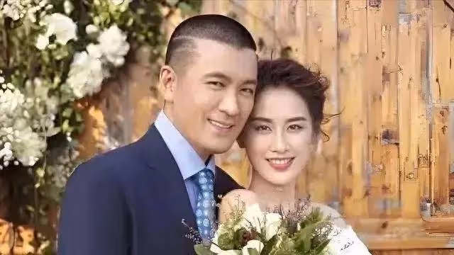 在家靠兄弟,出門靠老婆,楊子一天哪來的自信?太能裝了