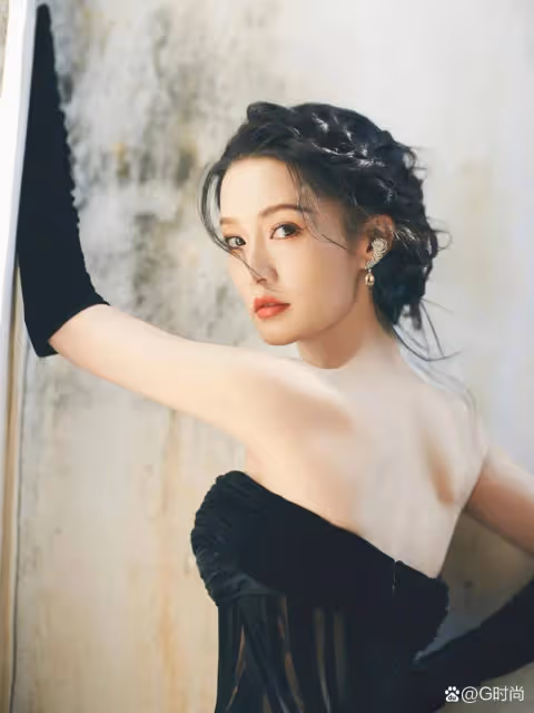 李沁靚麗寫真美爆了!不是豐乳肥臀也能有性感魅力