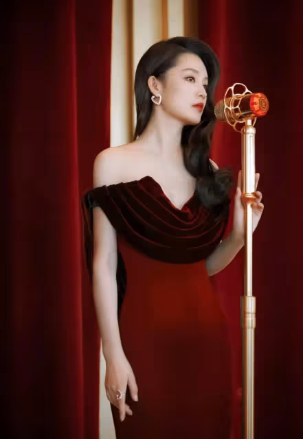 李沁靚麗寫真美爆了!不是豐乳肥臀也能有性感魅力