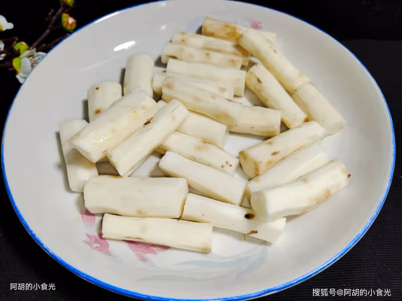 天冷別忘記吃一菜,真正的秋季第一補!一葷一素搭配燜一鍋,香飄滿屋、特解饞