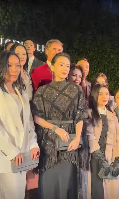 章子怡現身時尚活動端莊大氣，c位彰顯地位，谷愛凌造型一言難盡